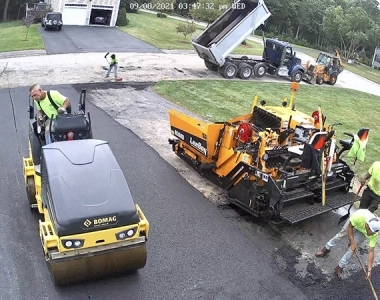 asphalt-crew-working